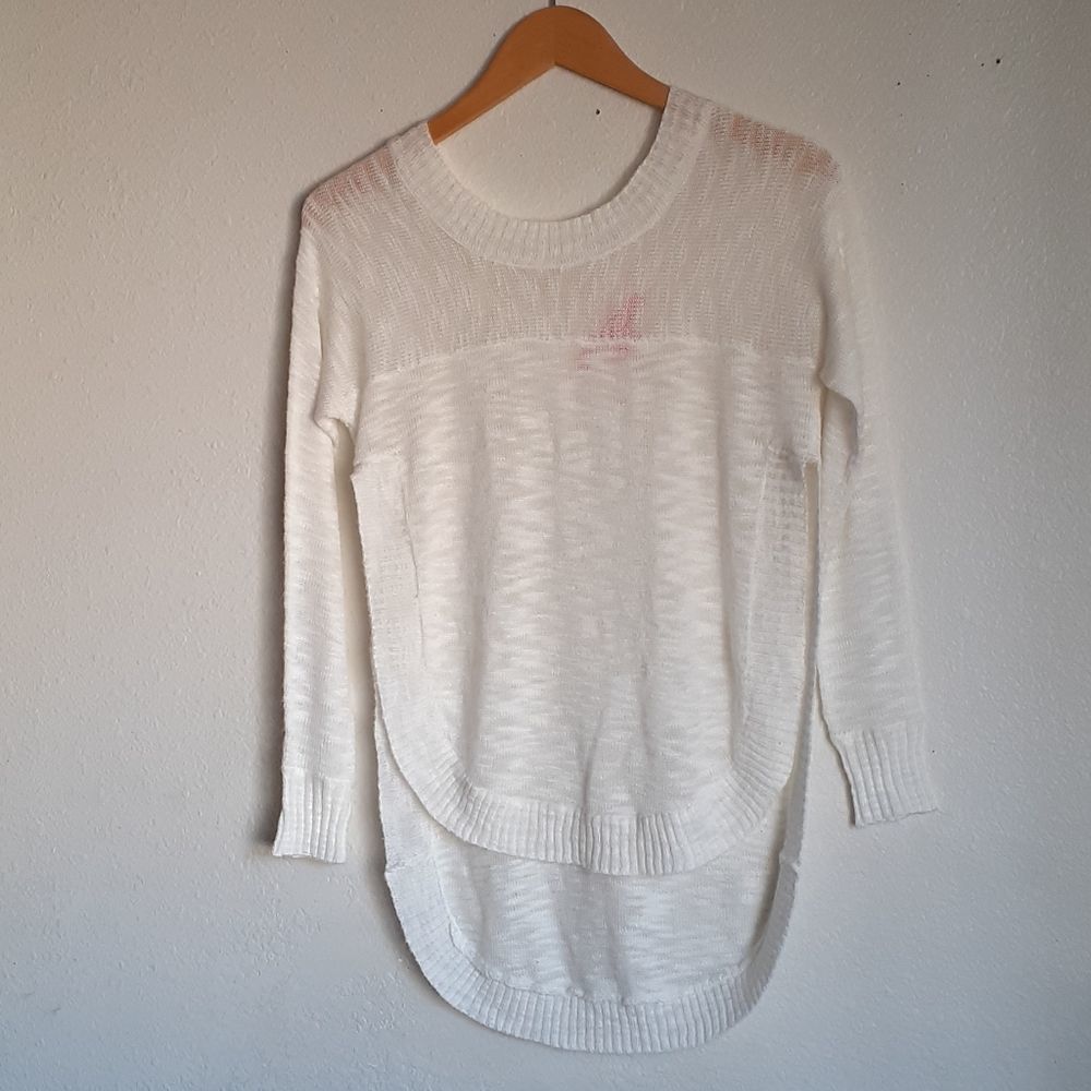 Rebellious  . One round collar sweater szXS